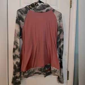 Mauve tie-dye long sleeve cheetah hood